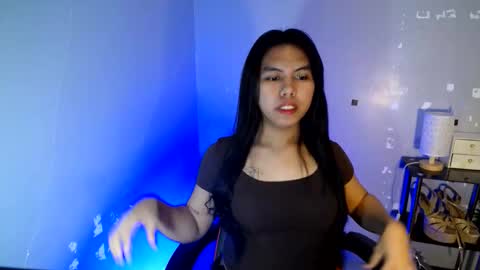 Snapshot of im_ur_girl_demure chatting on May 24, 2:33 pm kyline online show from May 24, 2:33 pm