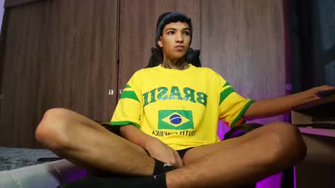 im_usuga online show from June 6, 11:15 am