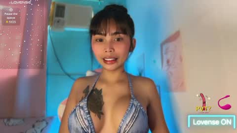 Snapshot of im_your_sexy_wifexxx chatting on June 5, 11:43 pm Ms. M online show from June 5, 11:43 pm