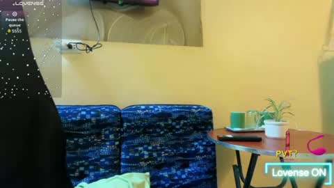 Snapshot of im_your_sexy_wifexxx chatting on June 29, 1:33 pm Ms. M online show from June 29, 1:33 pm