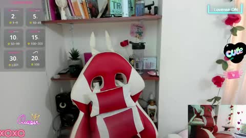 Lisa Hyga online show from April 25, 9:45 pm