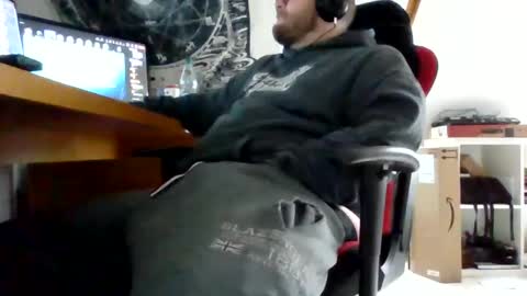 Snapshot of imaqtipie chatting on December 2, 10:18 am Marv online show from December 2, 10:18 am