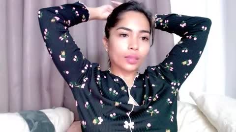 Snapshot of imbabyasian chatting on May 9, 2:33 pm Baby online show from May 9, 2:33 pm
