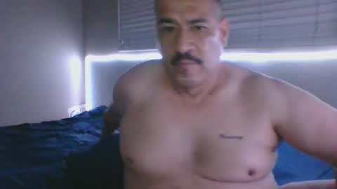 Snapshot of imbackmandosuknw chatting on December 23, 2:17 pm imbackmandosuknw online show from December 23, 2:17 pm