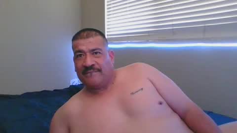 Snapshot of imbackmandosuknw chatting on December 23, 8:25 pm imbackmandosuknw online show from December 23, 8:25 pm