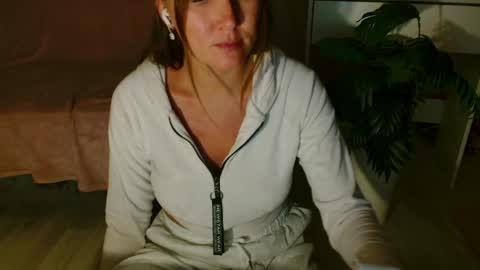 Carrie online show from April 16, 3:13 pm