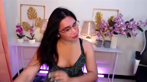 Ashley online show from January 7, 8:10 pm