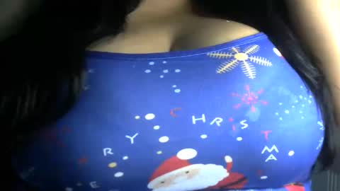 mia latina online show from November 28, 2:25 am