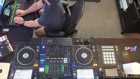 DJ Azra online show from June 9, 1:28 am