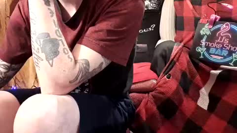 Snapshot of imglorious1 chatting on January 4, 5:37 am JJ online show from January 4, 5:37 am