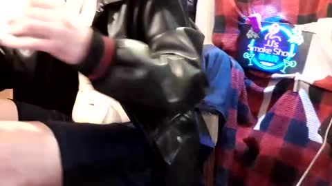 Snapshot of imglorious1 chatting on January 6, 7:52 am JJ online show from January 6, 7:52 am