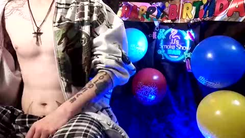 Snapshot of imglorious1 chatting on January 6, 11:52 pm JJ online show from January 6, 11:52 pm