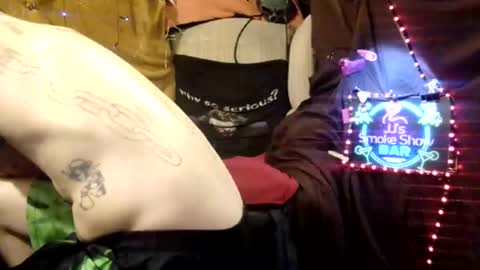 Snapshot of imglorious1 chatting on February 2, 11:51 am JJ online show from February 2, 11:51 am