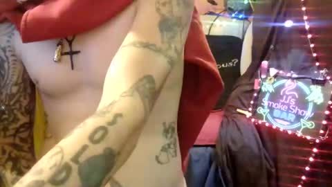 Snapshot of imglorious1 chatting on February 5, 7:10 pm JJ online show from February 5, 7:10 pm