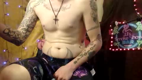 Snapshot of imglorious1 chatting on February 11, 5:37 am JJ online show from February 11, 5:37 am