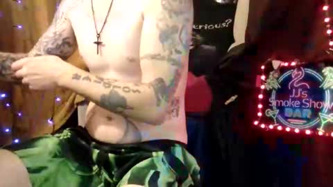 Snapshot of imglorious1 chatting on February 13, 11:39 am JJ online show from February 13, 11:39 am