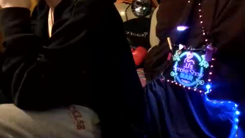 Snapshot of imglorious1 chatting on February 19, 5:05 am JJ online show from February 19, 5:05 am