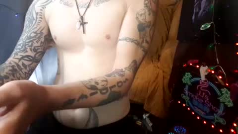 Snapshot of imglorious1 chatting on October 13, 4:45 am JJ online show from October 13, 4:45 am