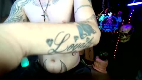 Snapshot of imglorious1 chatting on October 22, 10:04 am JJ online show from October 22, 10:04 am