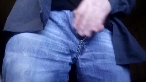 Iminyourroom online show from December 7, 9:39 am