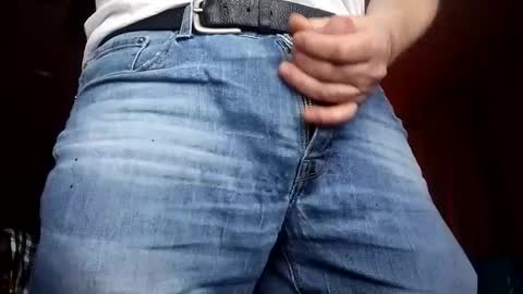 Iminyourroom online show from December 21, 2:15 pm