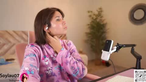 Snapshot of imjess_ chatting on January 19, 4:27 am imjess_ online show from January 19, 4:27 am