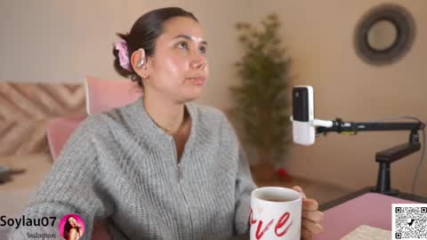 Snapshot of imjess_ chatting on February 13, 1:40 pm imjess_ online show from February 13, 1:40 pm