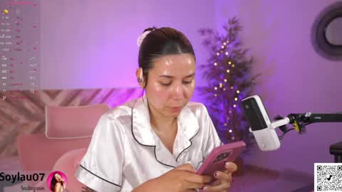 Snapshot of imjess_ chatting on May 6, 2:33 pm imjess_ online show from May 6, 2:33 pm