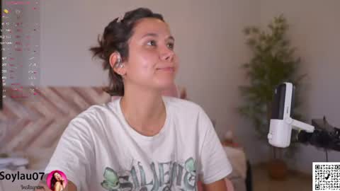 Snapshot of imjess_ chatting on July 22, 1:58 pm imjess_ online show from July 22, 1:58 pm