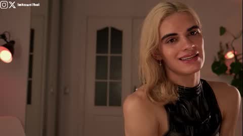 Snapshot of imkawaiiboi chatting on September 11, 12:44 am sasha hethey online show from September 11, 12:44 am