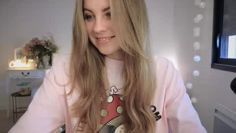 Snapshot of imkeira chatting on February 22, 11:02 am ImKeira online show from February 22, 11:02 am