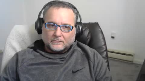 Kel online show from November 4, 6:51 pm