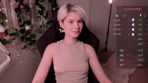 Mia online show from December 19, 5:29 pm