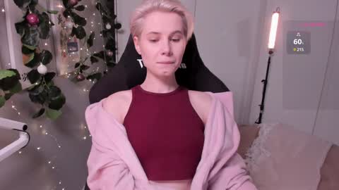 Mia online show from January 19, 5:07 pm