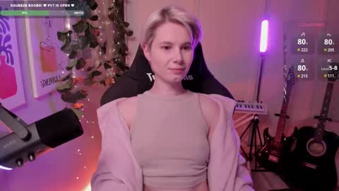 Mia online show from March 3, 1:09 pm