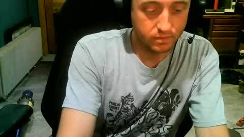 Snapshot of impy8899 chatting on July 4, 2:18 am impy8899 online show from July 4, 2:18 am