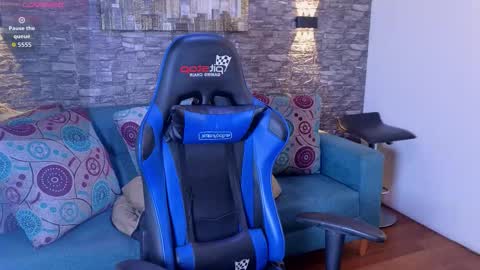 Karen  online show from November 29, 8:01 pm