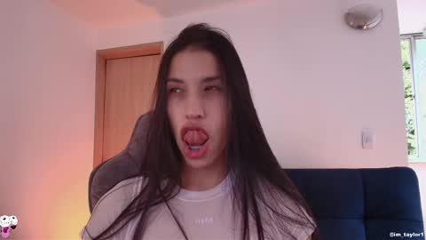 TAYLOR  online show from November 17, 8:25 pm