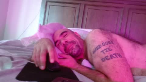 I use to be imeverythingandnothing online show from December 29, 2:21 pm