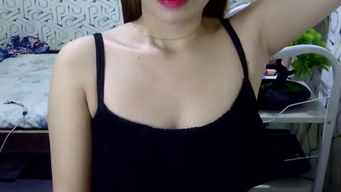 Snapshot of imyourgirl_vanessa26 chatting on May 29, 10:57 am Im sad because im lonely wish help me here online show from May 29, 10:57 am