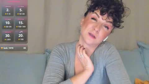 Snapshot of inakush chatting on October 29, 1:30 am Ina Kush online show from October 29, 1:30 am