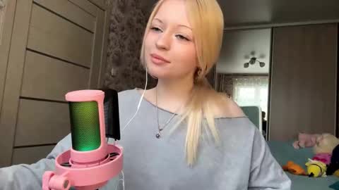 Lola online show from February 28, 9:10 am