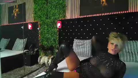 inanna_ishtar1 online show from June 28, 9:15 am