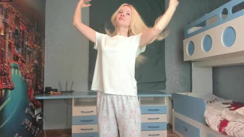 Masha online show from April 18, 11:05 pm