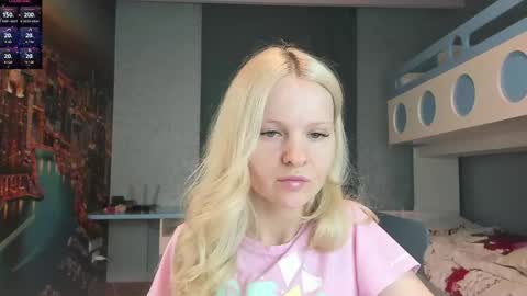 Snapshot of incredible__shell_ chatting on June 2, 5:15 pm Masha online show from June 2, 5:15 pm