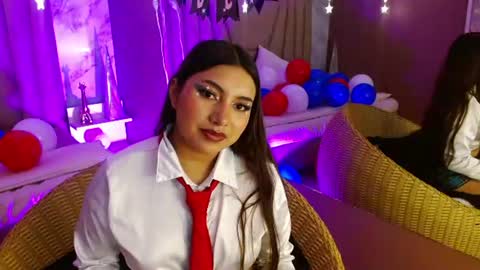 Snapshot of incredible_foxxy chatting on July 5, 3:56 am incredible_foxxy online show from July 5, 3:56 am