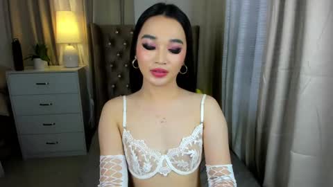 indestructabletrixie online show from December 20, 11:00 am