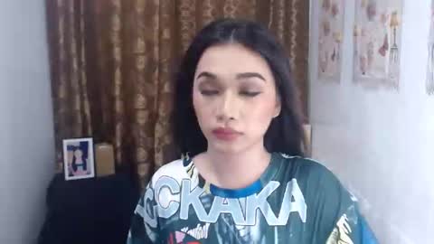 indestructabletrixie online show from January 19, 6:10 pm