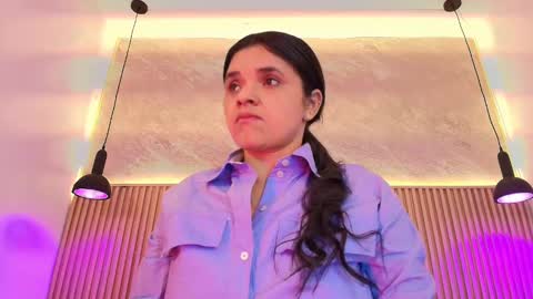 Snapshot of indi_catalina chatting on October 3, 12:02 pm Indi Catalina online show from October 3, 12:02 pm