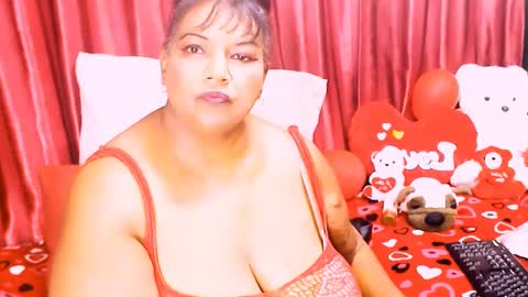 indian_rubyxx online show from February 19, 9:39 am